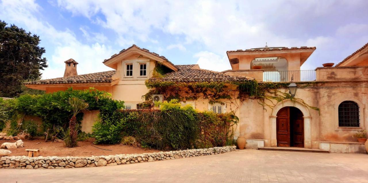 Villa Del Commendatore Sirugo Avola Luaran gambar